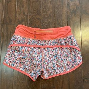 Lululemon speed up shorts 2.5”